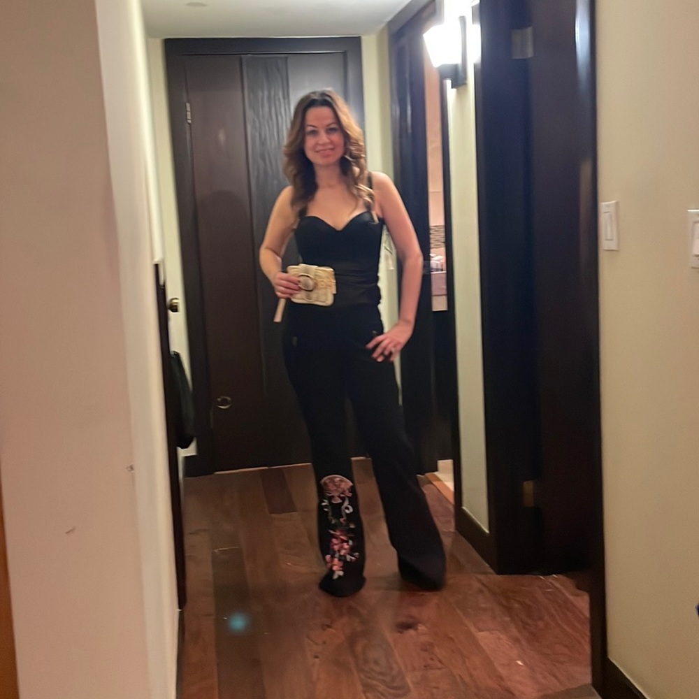 Venus pants size 4 black
